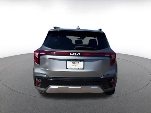 Used 2025 Kia Seltos S image 12