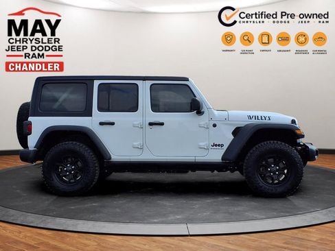 Used 2024 Jeep Wrangler Unlimited Sport AWD/4WD image 2