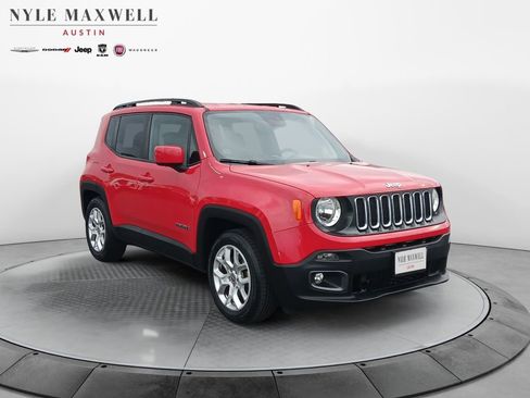 Used 2018 Jeep Renegade Latitude w/ Popular Equipment Group FWD image 2