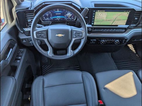 Used 2025 Chevrolet Silverado 2500 LT image 8