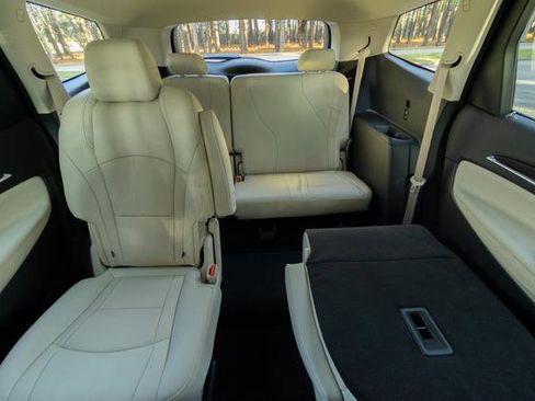 Used 2024 Buick Enclave Essence w/ Sport Touring Edition image 29