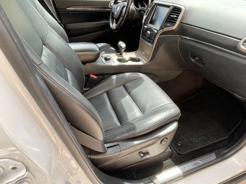 Used 2015 Jeep Grand Cherokee Limited AWD/4WD image 32