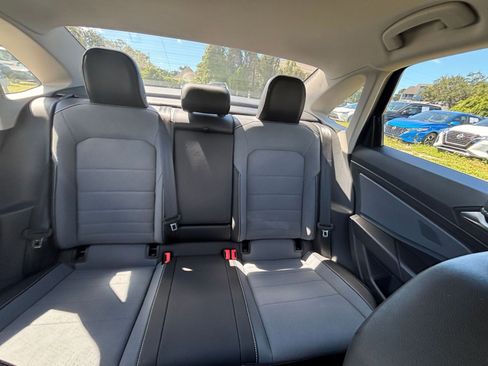 Used 2025 Volkswagen Jetta SE image 36