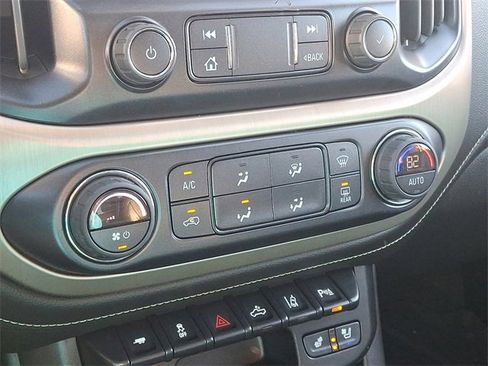 Used 2022 GMC Canyon Denali image 15