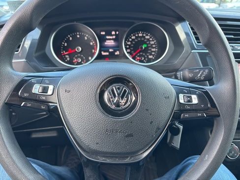 Used 2018 Volkswagen Tiguan S image 21