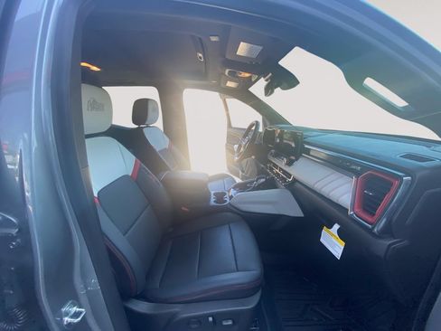 Used 2024 GMC Canyon AT4X w/ AT4X AEV Edition AWD/4WD image 15