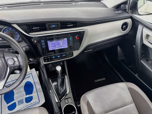 Used 2018 Toyota Corolla LE FWD image 24