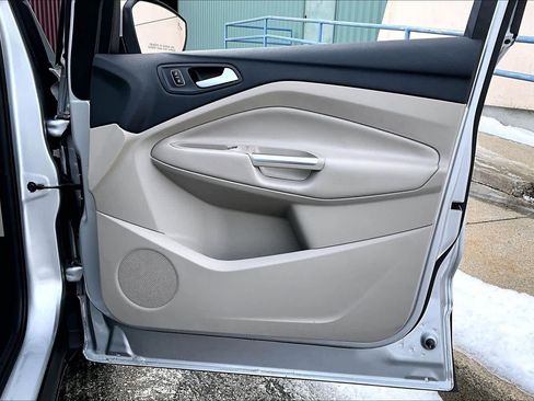 Used 2018 Ford Escape Titanium w/ Ford Safe & Smart Package image 22