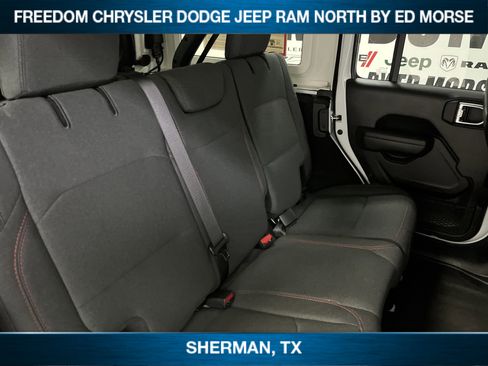 Used 2025 Jeep Wrangler Unlimited Rubicon image 11