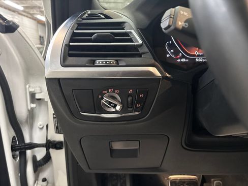 Used 2023 BMW X4 xDrive30i w/ M Sport Package AWD/4WD image 16