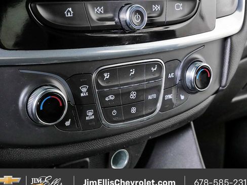 Used 2023 Chevrolet Traverse LT FWD image 15