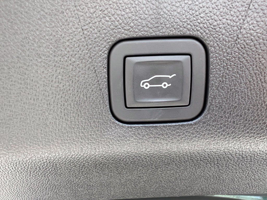 Used 2025 Chevrolet Tahoe High Country AWD/4WD image 45