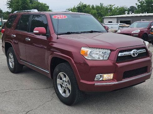 Used 2011 Toyota 4Runner SR5 w/ Premium Pkg w/Leather AWD/4WD image 3