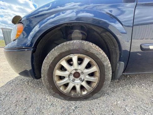 Used 2005 Chrysler Town & Country Touring FWD image 11
