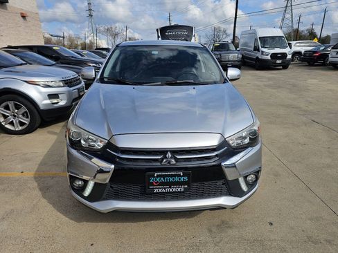 Used 2018 Mitsubishi Outlander Sport SE FWD image 3