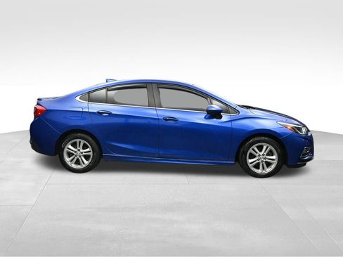 Used 2016 Chevrolet Cruze LT w/ Convenience Package FWD image 6