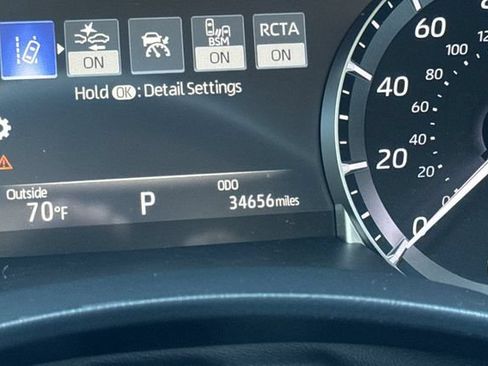 Used 2022 Toyota Highlander XLE AWD/4WD image 43