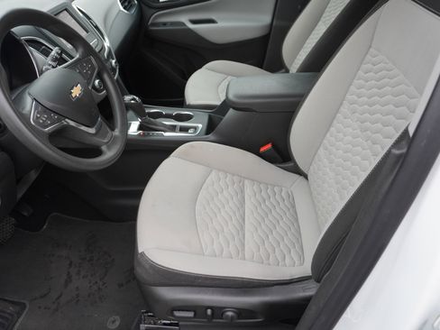 Used 2021 Chevrolet Equinox LS w/ LS Convenience Package image 16