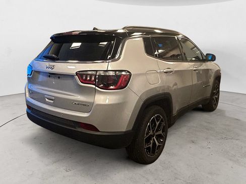 Used 2025 Jeep Compass Limited AWD/4WD image 5