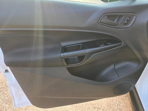 Used 2017 Ford Transit Connect XL image 18