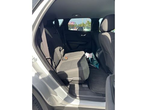 Used 2021 Chevrolet Blazer LT image 9