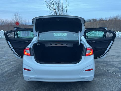Used 2018 Chevrolet Cruze LT w/ Convenience Package image 35