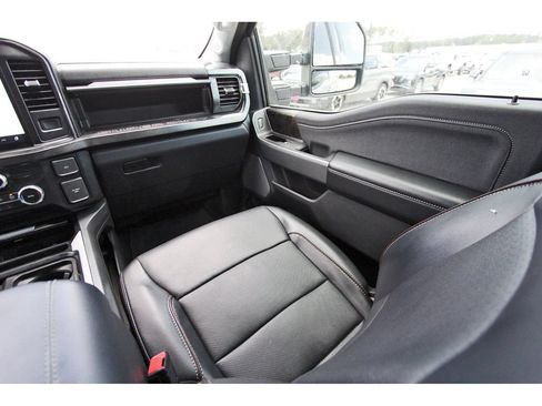 Certified 2024 Ford F250 Lariat w/ Lariat Ultimate Package AWD/4WD image 8