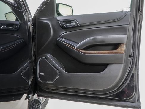 Used 2019 Chevrolet Tahoe LT w/ Luxury Package AWD/4WD image 38