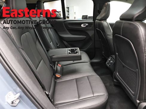 Used 2021 Volvo XC40 T4 Inscription FWD image 23