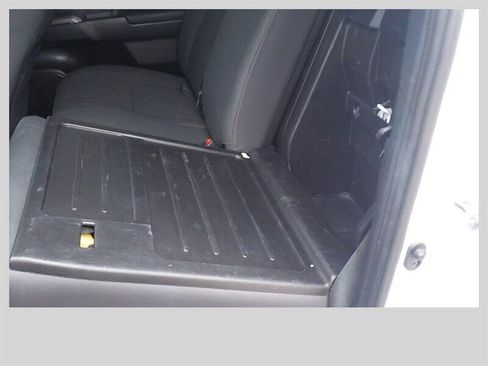 Used 2019 Toyota Tacoma TRD Off-Road image 37