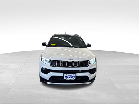 Used 2023 Jeep Compass Limited w/ Elite Group AWD/4WD image 11
