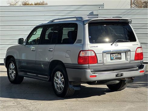 Used 2005 Lexus LX 470 4WD image 3