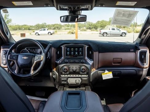 Used 2021 Chevrolet Silverado 1500 High Country w/ Safety Package II AWD/4WD image 3