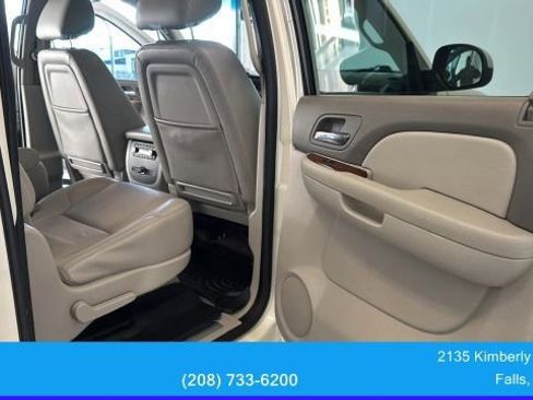 Used 2014 Chevrolet Suburban LTZ image 35