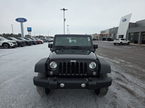 Used 2018 Jeep Wrangler Sport w/ Connectivity Group image 2
