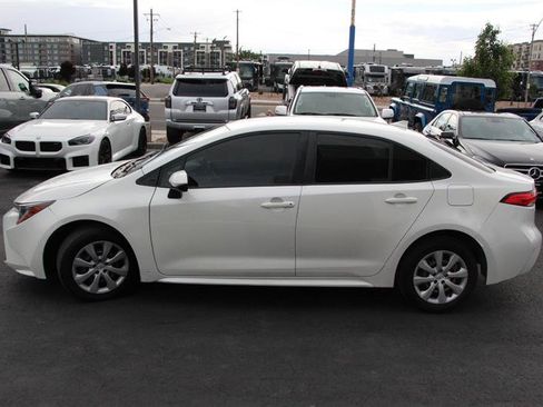 Used 2021 Toyota Corolla LE w/ Carpet Mat Package (TMS) FWD image 5
