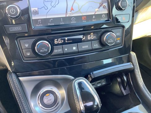 Used 2018 Nissan Maxima Platinum image 27