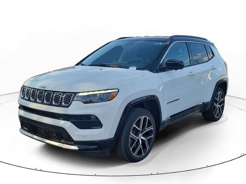 Used 2024 Jeep Compass Limited w/ Elite Group AWD/4WD image 2