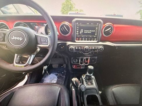 Used 2023 Jeep Gladiator Rubicon w/ LED Lighting Group AWD/4WD image 9