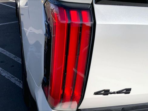 Used 2024 Toyota Tundra Platinum AWD/4WD image 27