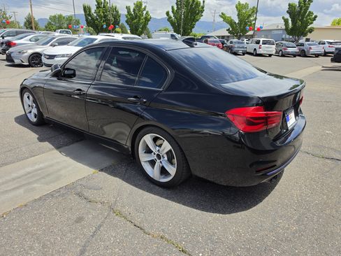 Used 2016 BMW 328i xDrive Sedan w/ Driver Assistance Package AWD/4WD image 4
