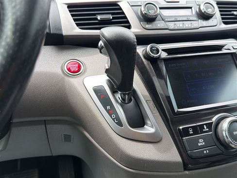 Used 2016 Honda Odyssey Touring Elite image 22