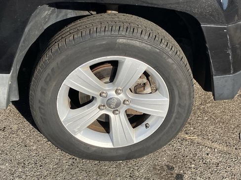 Used 2011 Jeep Patriot Sport w/ Tire & Wheel Group AWD/4WD image 14