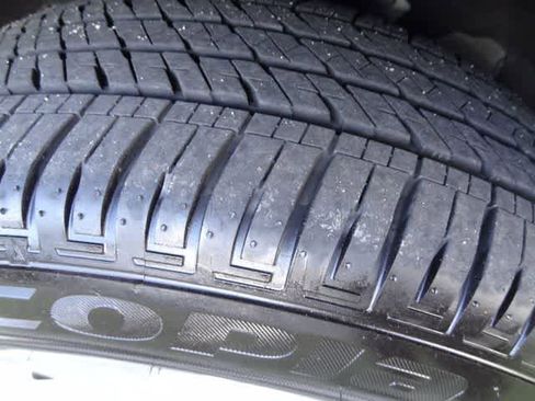 Used 2023 Toyota Highlander L image 27