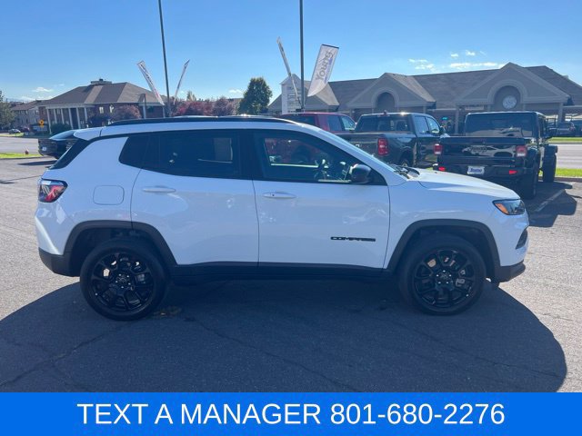 Used 2025 Jeep Compass Latitude w/ Convenience Group AWD/4WD image 6