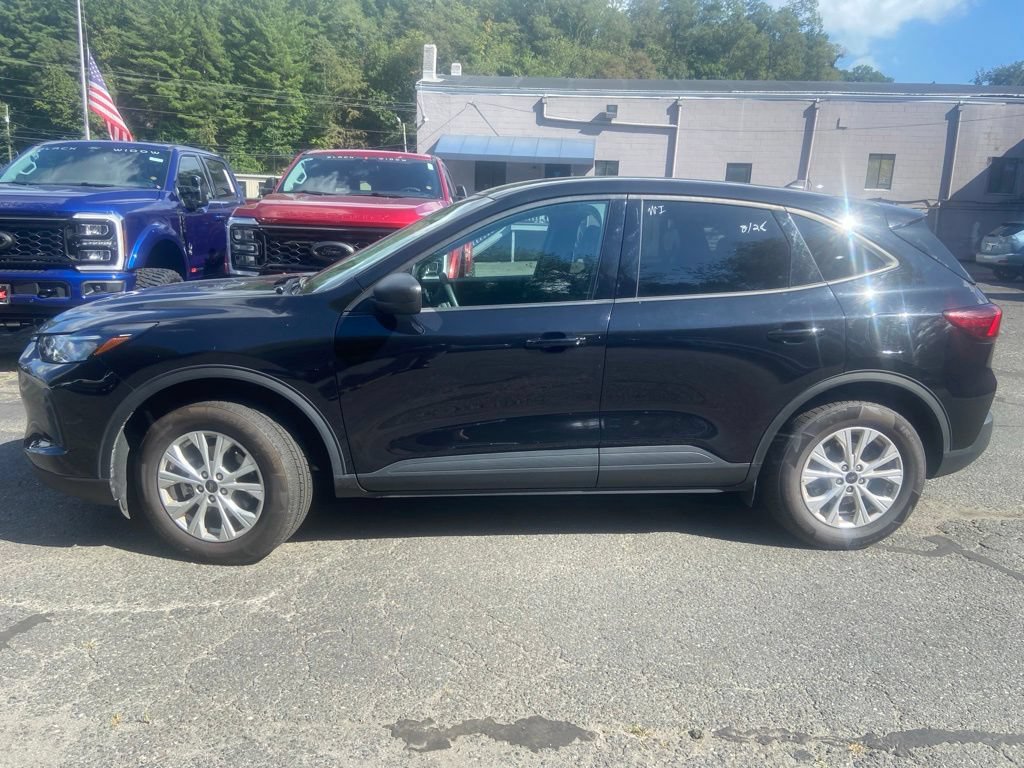 Used 2025 Ford Escape Active AWD/4WD image 9
