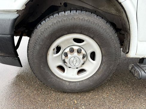 Used 2019 Chevrolet Express 3500 LS image 9