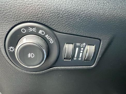 Used 2023 Jeep Compass Limited w/ Elite Group AWD/4WD image 27