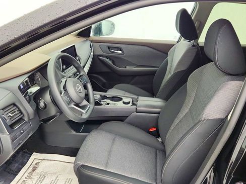 Used 2023 Nissan Rogue SV image 19