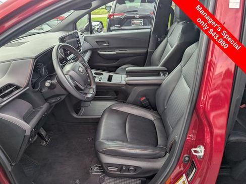 Used 2024 Toyota Sienna XSE AWD/4WD image 12